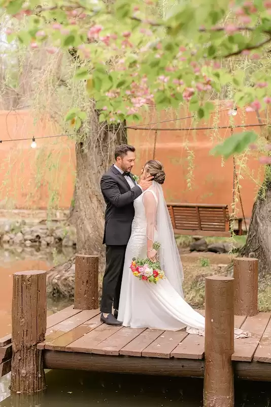 Briana Nicole Photo & Film — Fotógrafos de Bodas en Bluewater, NM
