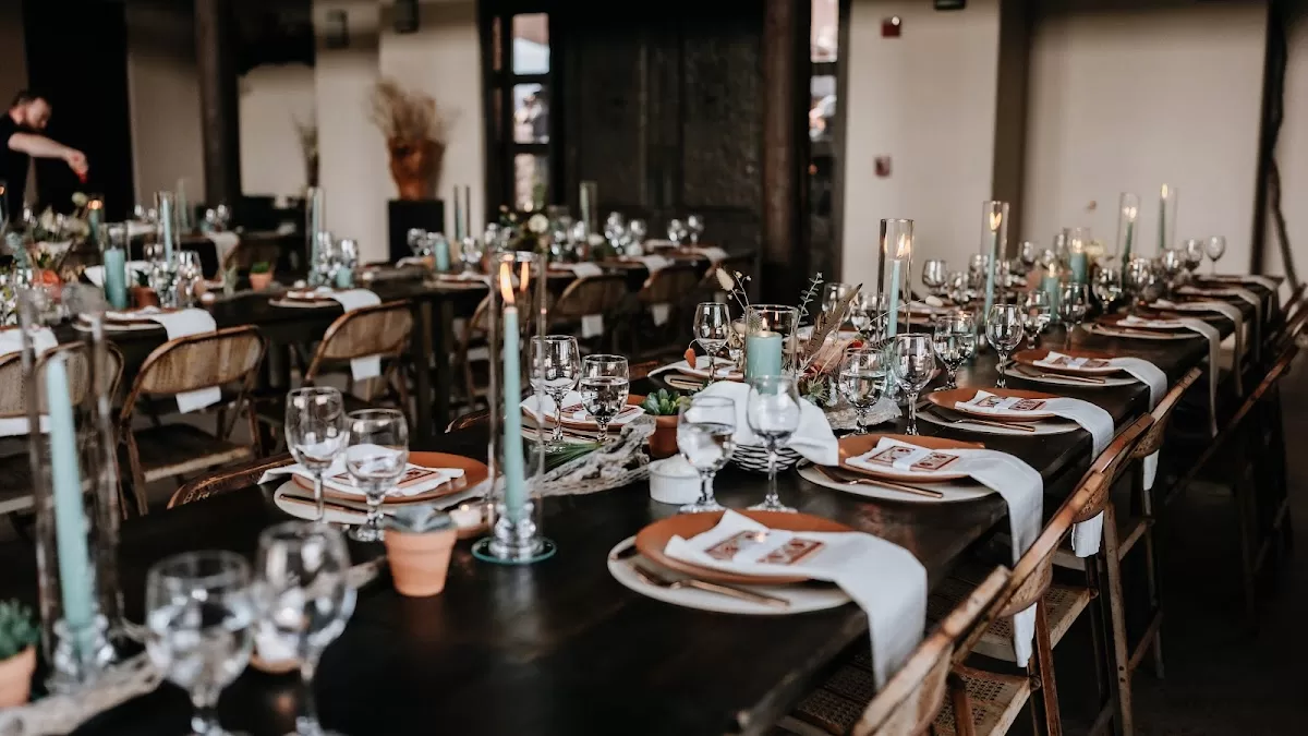 Darling Details Vintage Rentals | Foto: Allison Gordon — foto 4