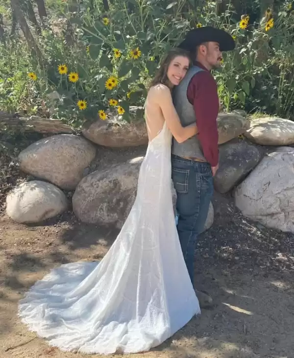 Laura's Alterations | Foto: Caity Rose