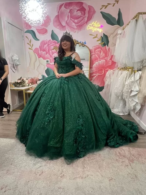 Boujee on a Budget Bridal - Tiendas de Vestidos de Novia en Albuquerque | Foto: Boujee on a Budget Bridal — foto 4