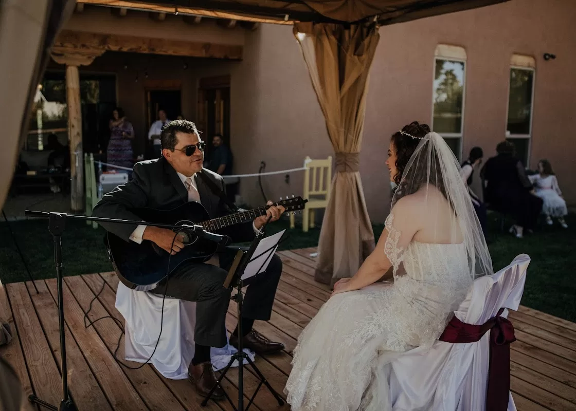 Forever Yours Bridal and Formal Wear | Foto: John Orr — foto 2