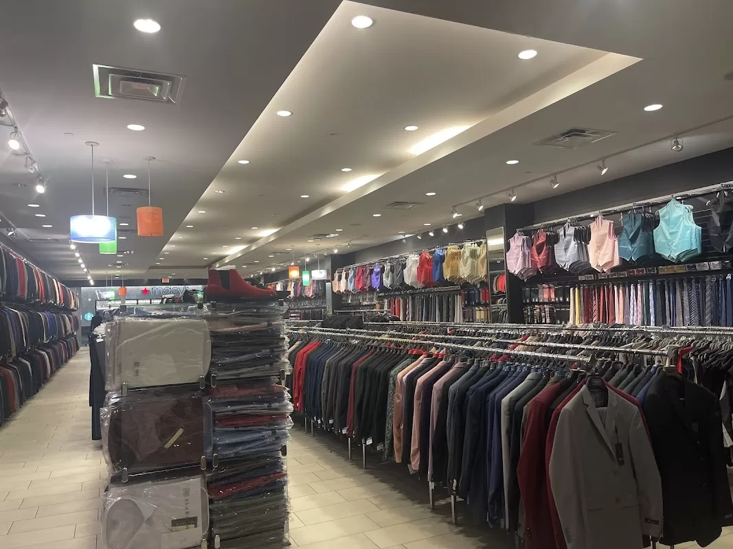 Mens District - Tiendas de Trajes de Novio en Albuquerque | Foto: Evelyn Antillon — foto 4