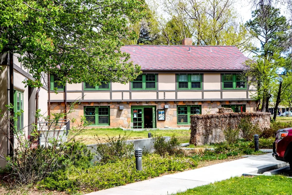 Fuller Lodge Art Center | Foto: Michael Jiroch — foto 4