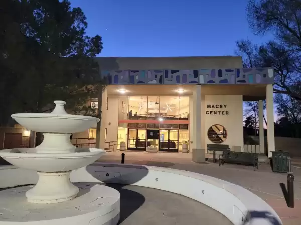 Macey Center | Foto: Richard Gutierrez