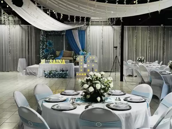 Oasis Event Center NM | Foto: Sravanthi Gundavarapu